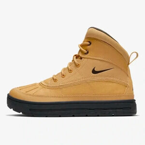 Nike ACG Boys Boots Tan and Wheat Sz 7
